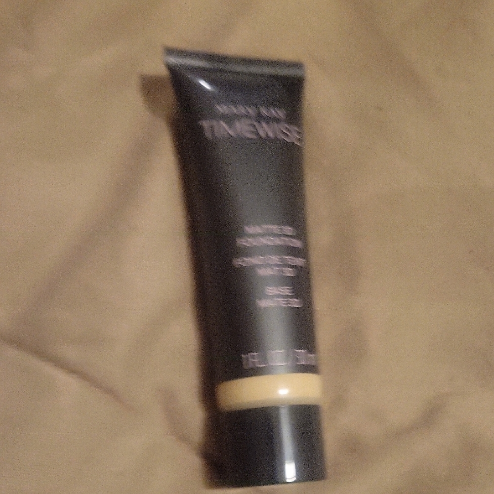 Mary Kay TimeWise Matte Foundation - Ivory W 150 2 New In Box Available